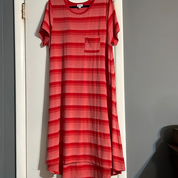Lularoe Carly - Picture 1 of 3
